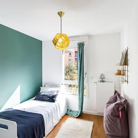 Pied A Terre V96 * Versailles